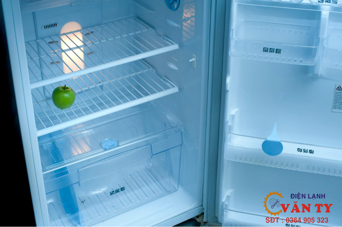 Tủ lạnh bị chảy nước